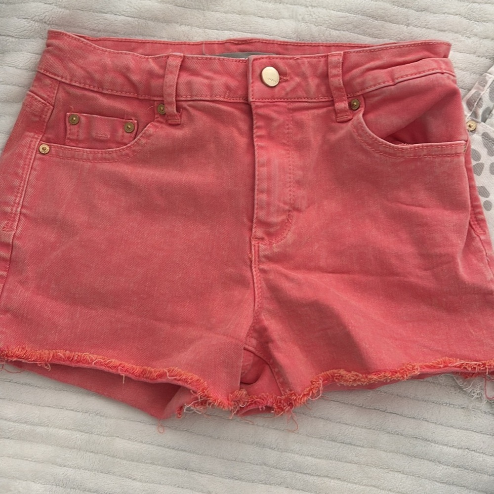 Bundle of girls Tractr denim shorts - Picture 2 of 6